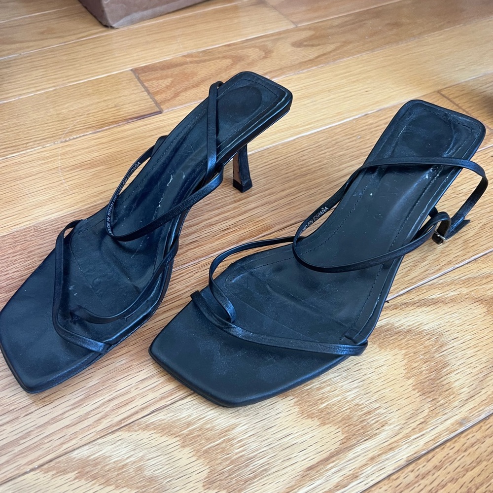 Black strappy Zara kitten heels. Size 6.5 (37)